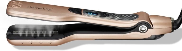 Demeliss SAINT ALGUE Lisseur Vapeur TITANIUM – Plaques Titane – Vapeur Ultra Puissante – Réservoir XL 40ml Intégré – Peigne Amovible – Lissage Tous Types de Cheveux – 5 Températures – Professionnel