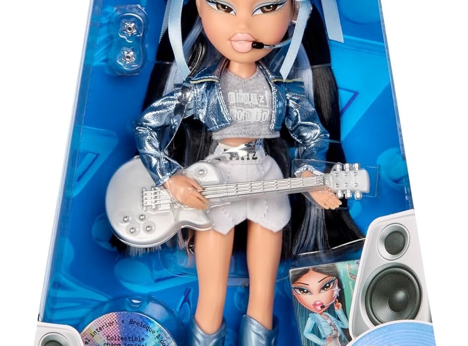 BRATZ Pop Starz Jade – Poupée Mannequin avec Breloque à Collectionner, Tenue et Accessoires Musicaux